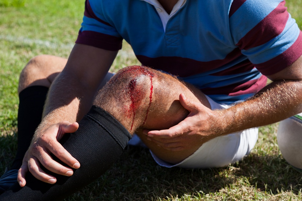 Sports massage therapy to accelerate recovery from injuries